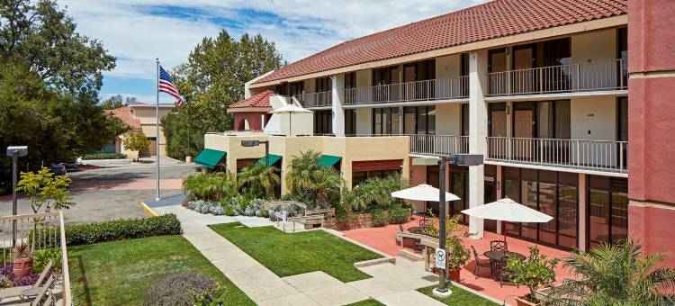 千橡市纽伯里公园拉昆塔温德姆套房酒店(La Quinta Inn & Suites by Wyndham Thousand Oaks-Newbury Park)图片