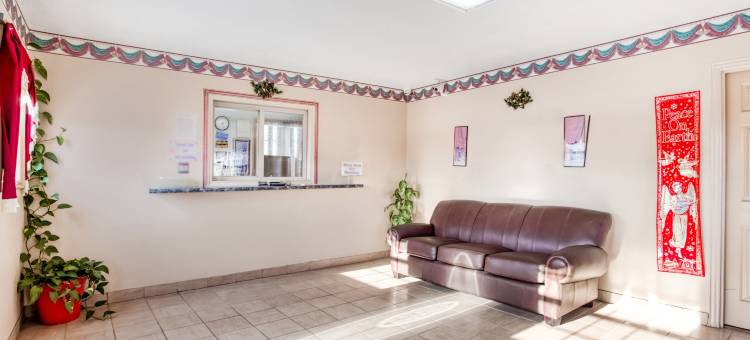 OYO 阿肯色鲍尔德诺布公路酒店(近瑟西县)(OYO Hotel Bald Knob Near Searcy AR)图片