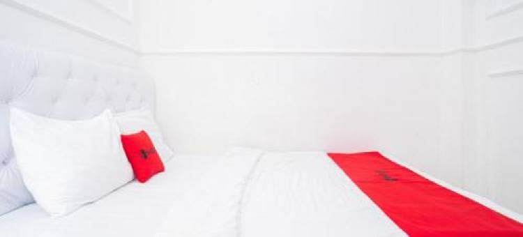 OYO 90546 光环伊斯兰家庭旅馆(RedDoorz Syariah at Aura Homestay)图片