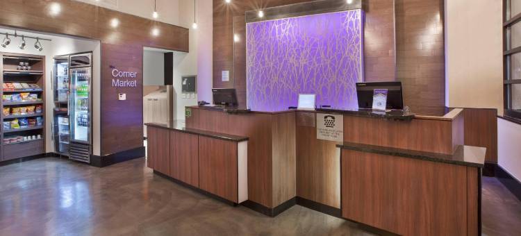 密尔沃基市中心万枫酒店及套房(Fairfield Inn & Suites Milwaukee Downtown)图片