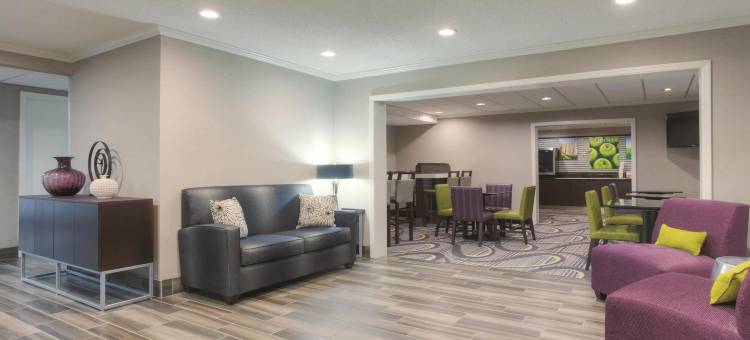 亚特兰大罗斯韦尔拉昆塔温德姆套房酒店(La Quinta Inn & Suites by Wyndham Atlanta Roswell)图片