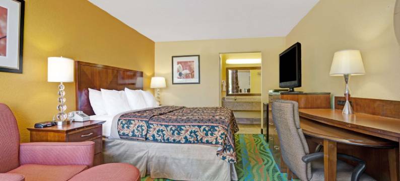 诺福克军事圈戴斯酒店(Days Inn by Wyndham Norfolk Military Circle)图片