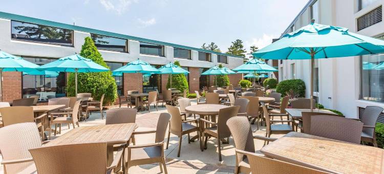 特拉弗斯城丽怡酒店(Country Inn & Suites by Radisson, Traverse City, MI)图片