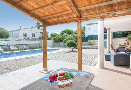 DorianHotel Overview