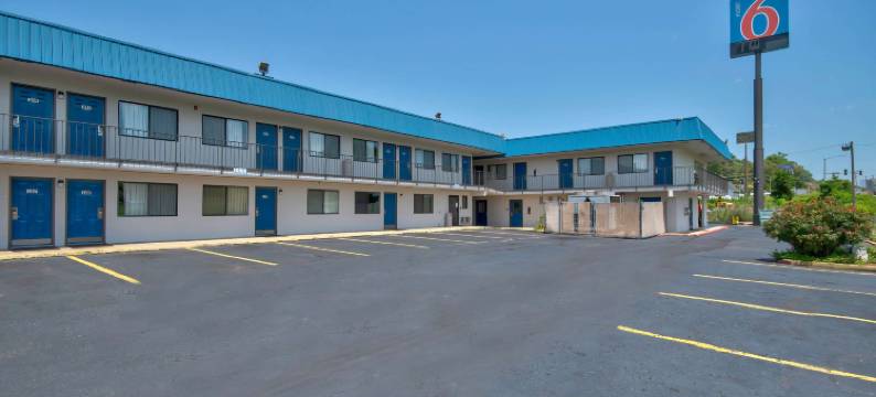 拉塞尔维尔6号汽车旅馆(Motel 6 Russellville, AR)图片