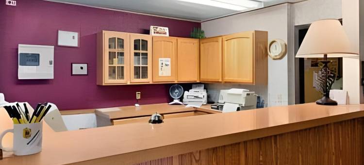 托马威斯康星速8酒店(Super 8 by Wyndham Tomah Wisconsin)图片