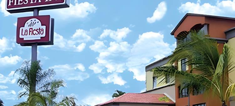 波萨里卡嘉年华酒店(Fiesta Inn Poza Rica)图片
