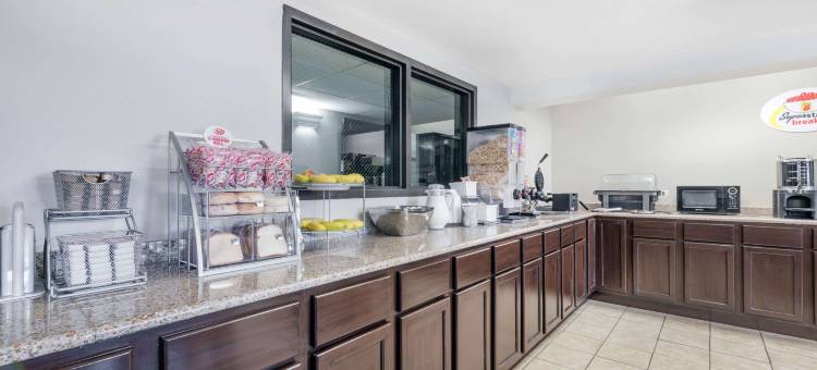 皮尔温德姆速8酒店(Super 8 by Wyndham Pierre SD)图片