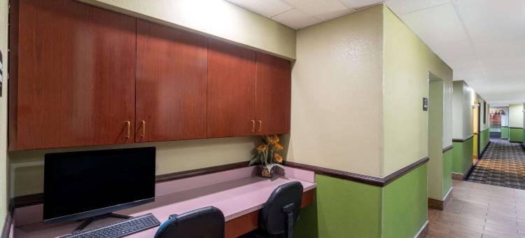 谢泼兹维尔/路易维尔南 I65 温德姆速 8 酒店(Super 8 by Wyndham Shepherdsville / Louisville South I65)图片