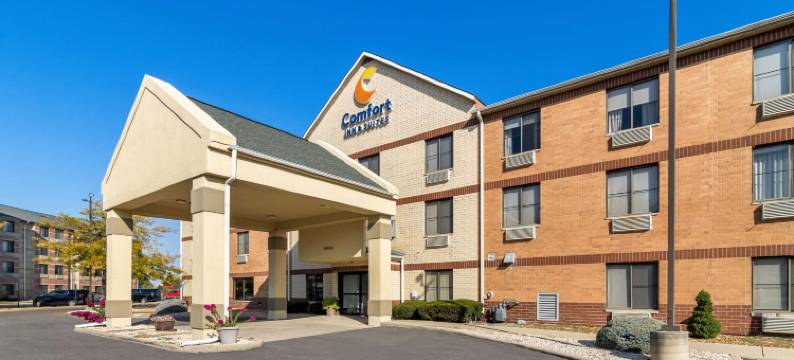 廷利帕尔克圆形剧场舒适套房酒店(Comfort Inn & Suites Near Tinley Park Amphitheater)图片