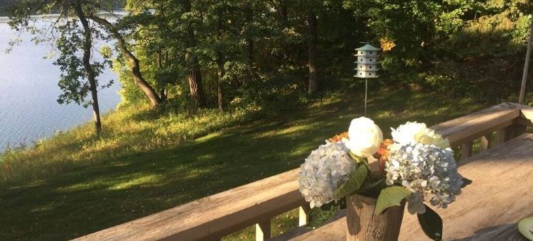 Silent Lake - Peaceful Fall Tree Color Destination Luxury Vacations Autumn 2026图片