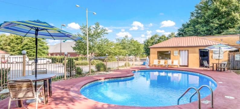 格里芬北伊克诺旅馆及套房(Econo Lodge Inn & Suites Griffin North)图片