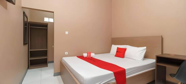 红多兹伊斯兰酒店@布拉克卡帕尔(RedDoorz Syariah Near Siloam Hospitals Bulak Kapal)图片