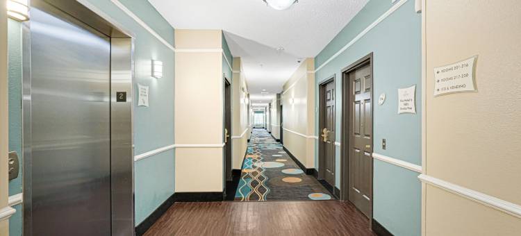 休斯顿霍比机场拉昆塔温德姆套房酒店(La Quinta Inn & Suites by Wyndham Houston Hobby Airport)图片