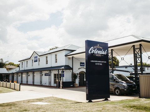 里士满克罗尼尔汽车旅馆