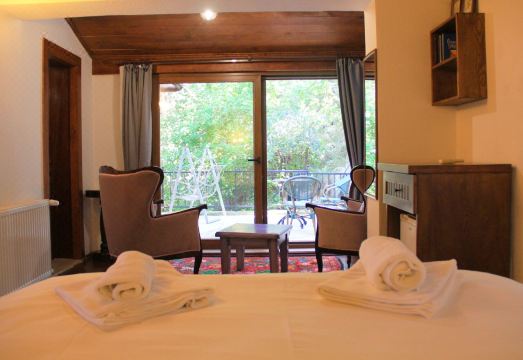 Erguvanlı Ev Hotel Overview