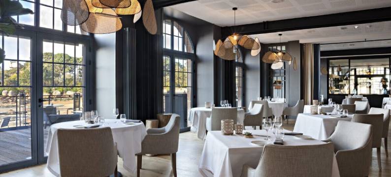 比尔赛卡斯特酒店(Castel Beau Site)图片