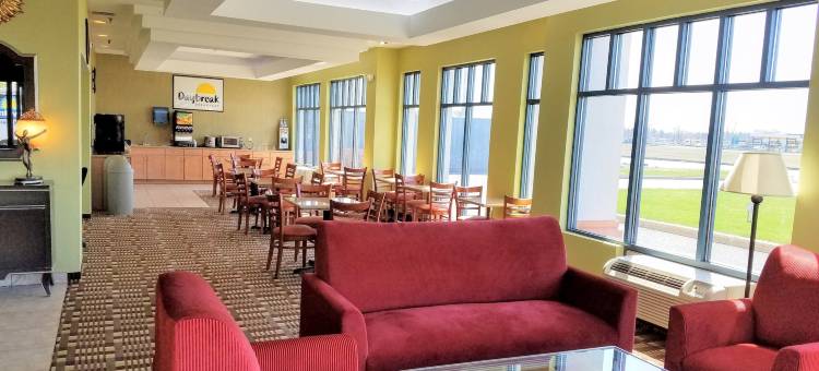 温莎洛克斯 戴斯酒店-布拉德利国际机场(Days Inn by Wyndham Windsor Locks / Bradley Intl Airport)图片