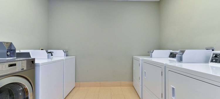 霍尔马克开间(Hallmarc Studios)图片