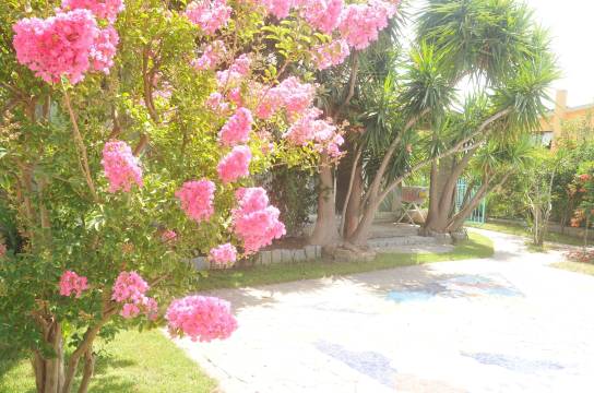 非常舒适,舒适的 "lanthana" 别墅,独立的2层(Very Cozy, Comfortable "lanthana" Villa on 2 Floors, Independent)