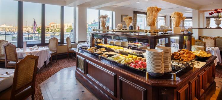 西摩金苹果酒店(Pomme d'Or Hotel)图片