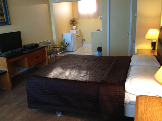 左拉克汽车旅馆