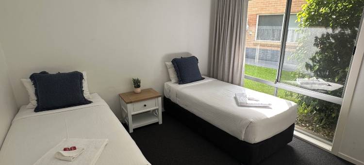 奥克斯汽车旅馆酒店(The Oaks Hotel Motel)图片