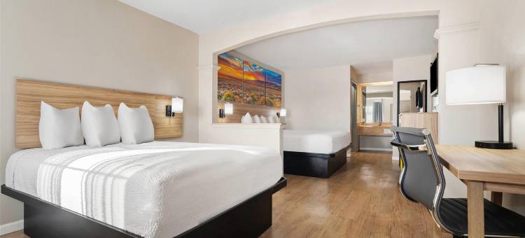 纳科多奇斯市区Sfa大学戴斯套房酒店(Days Inn by Wyndham Nacogdoches/Sfa University/Downtown)图片