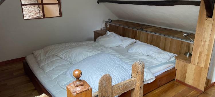 Family Holiday Home with Pool图片