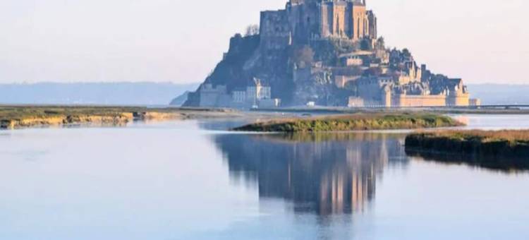 Place St Sauveur Standing and Comfort图片