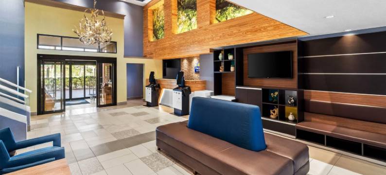 迈尔斯堡戴斯套房酒店-近捷蓝公园(Days Inn & Suites by Wyndham Fort Myers Near JetBlue Park)图片