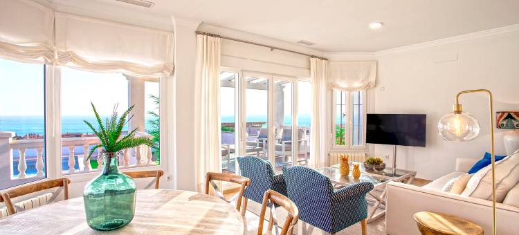 Villa with pool in front of the beach. La Barrosa图片