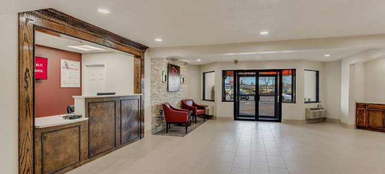 红屋顶酒店及套房纽波特 – 米德尔敦，罗德岛(Red Roof Inn & Suites Newport -Middletown, RI)图片