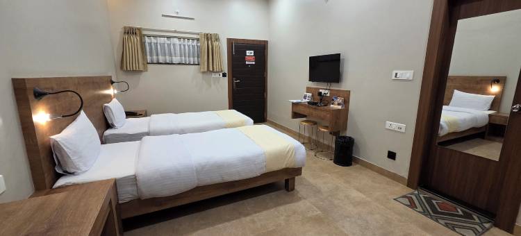 高莫哈大酒店(Hotel Gulmohar Grand)图片