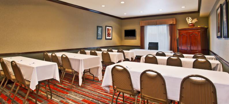 智选假日套房酒店哥伦布东南亚(Holiday Inn Express & Suites COLUMBUS SE - GROVEPORT by IHG)图片