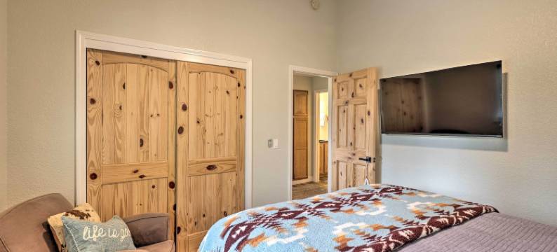 靠近徒步区和酒庄：阿诺德小屋带甲板！(Arnold Cabin with Deck, Near Hiking and Wineries!)图片