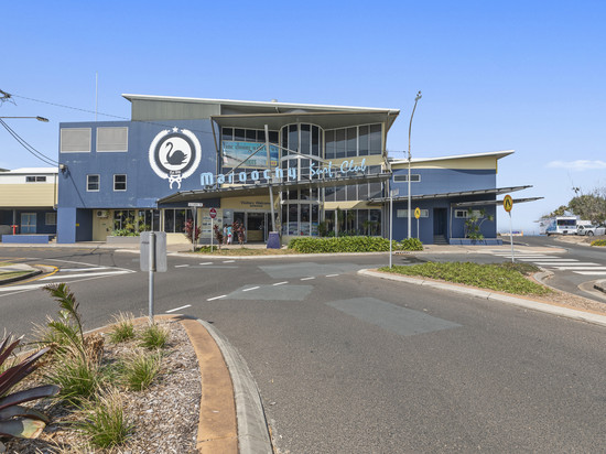 伯灵顿假日公寓