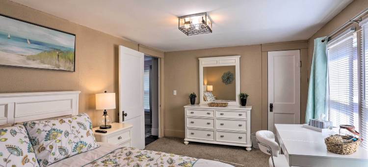 洛雷恩湖度假小屋＜距离伊利湖乐趣不到1英里！(Lorain Lake Cottage < 1 Mi to Lake Erie Fun!)图片