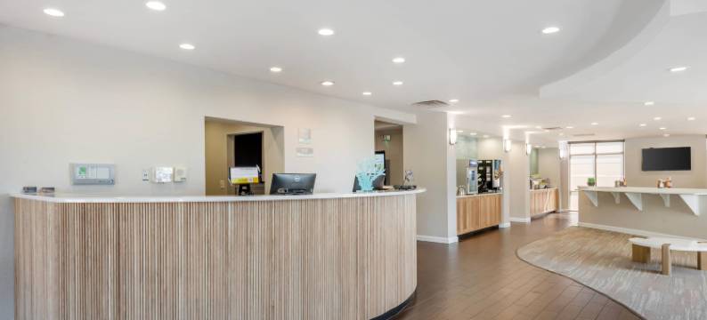 海浪与沙滩费南迪纳海滩(阿米莉亚岛)阿桑德连锁酒店系列(Surf and Sand Fernandina Beach at Amelia Island, Ascend Hotel Collection)图片