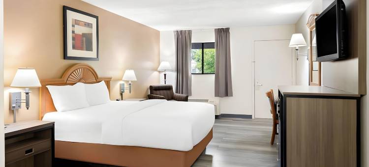 克利夫兰机场品质酒店(Quality Inn Cleveland Airport)图片