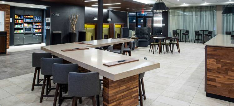 堪萨斯城奥拉西万豪万怡酒店(Courtyard Kansas City Olathe)图片