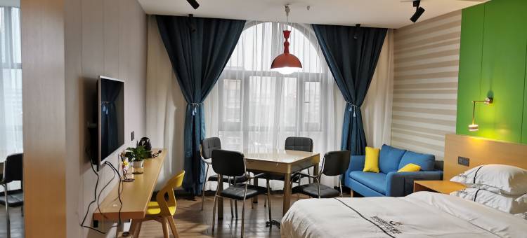 岳阳快乐启航艺术酒店图片