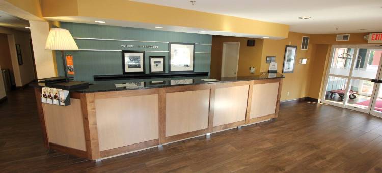 希尔顿欢朋酒店-桑杜斯开中心(Hampton Inn Sandusky-Central)图片