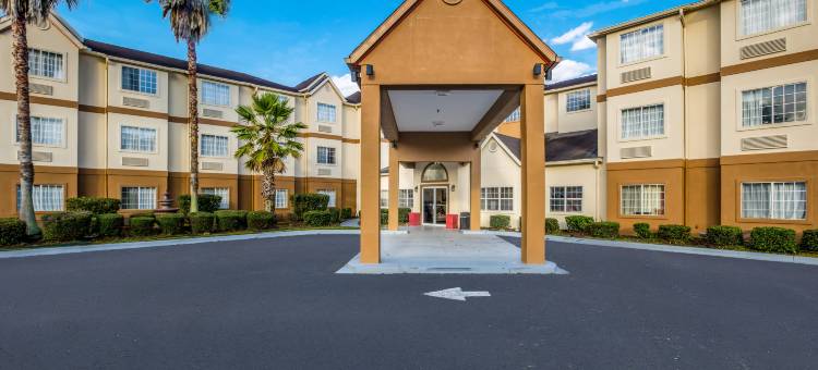 萨凡纳-I-95红顶PLUS+套房酒店(Red Roof Plus+ & Suites Savannah - I-95)图片