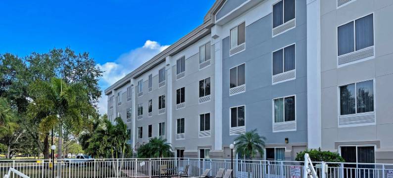 萨拉索塔 I75 舒适套房酒店(Comfort Inn & Suites Sarasota I75)图片
