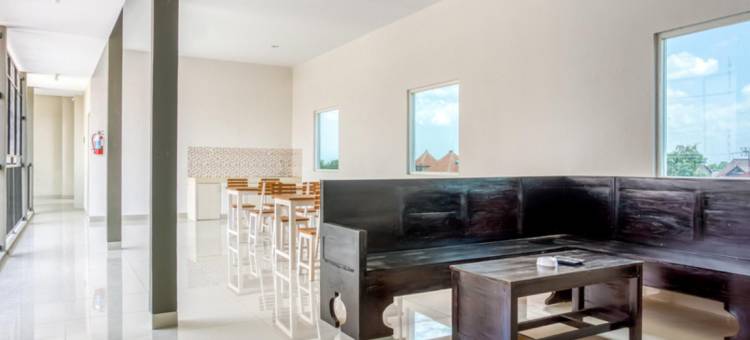 红多兹酒店@雅加尔普勒姆布兰2号(RedDoorz @ Plemburan Jakal 2)图片