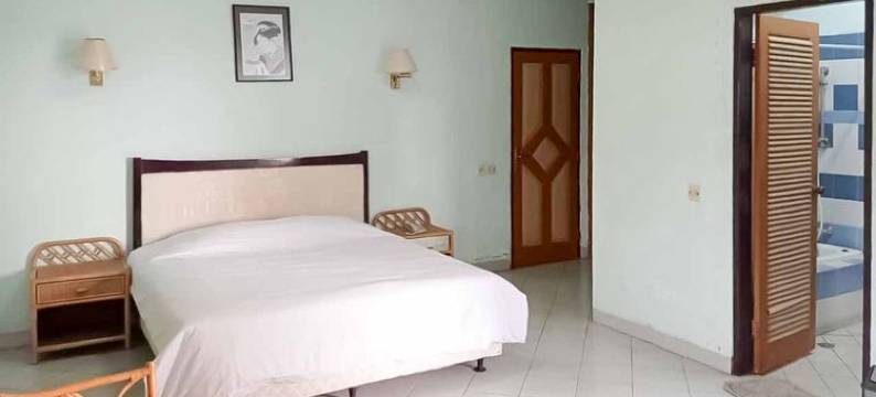 红多兹Plus酒店-近安耶尔图古梅库苏尔(RedDoorz Plus Near Tugu Mercusuar Anyer)图片