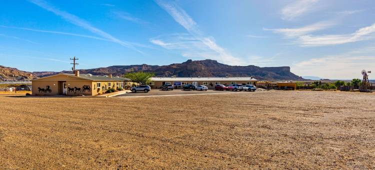 比格沃特羚羊峡谷罗德威套房酒店(Rodeway Inn & Suites Big Water - Antelope Canyon)图片