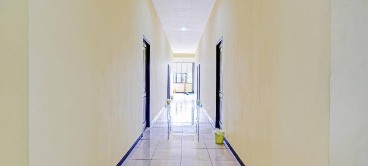 OYO 90442 阿尔梅拉伊斯兰家庭旅馆(Almeira Homestay Syariah Near RS Islam Al-Irsyad Mitra Reddoorz)图片