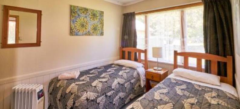 Accommodation Fiordland the Bach - One Bedroom Cottage at 226B Milford Road图片